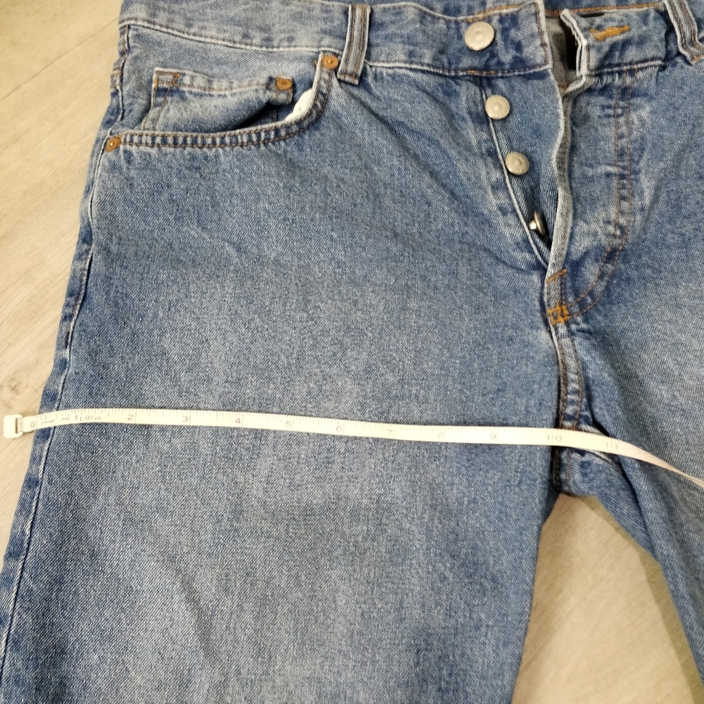 💯 Cotton Men's slim fit low waist blue jean shorts - Picture 9 of 13